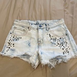 Urban outfitters shorts size 27